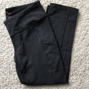 Lucy Pocket Capri Leggings